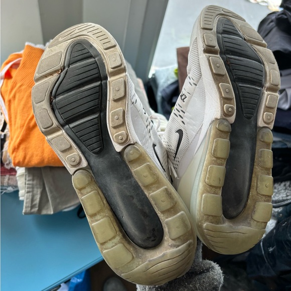 Nike Air Max 270 - Picture 5 of 5